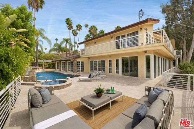 4615 White Oak Place, Los Angeles, CA 91316