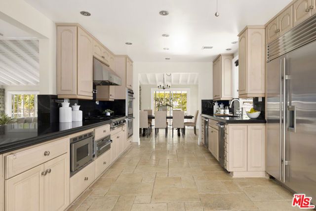 4615 White Oak Place, Los Angeles, CA 91316