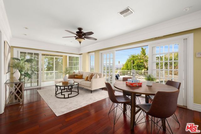 4615 White Oak Place, Los Angeles, CA 91316