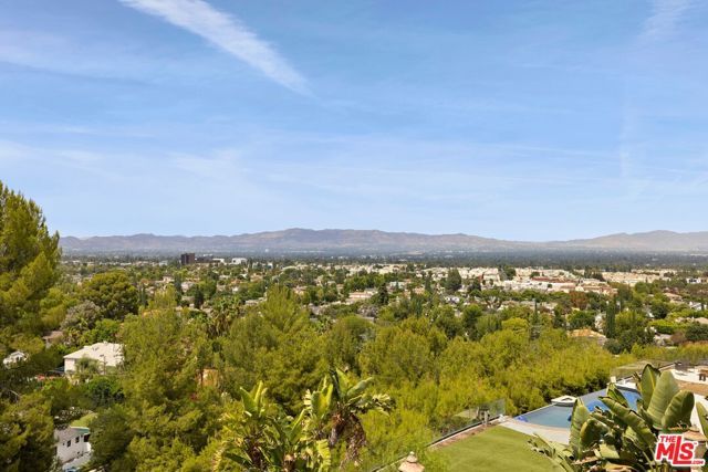 4615 White Oak Place, Los Angeles, CA 91316