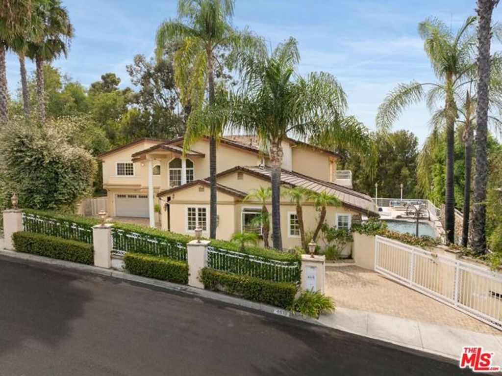 4615 White Oak Place, Los Angeles, CA 91316