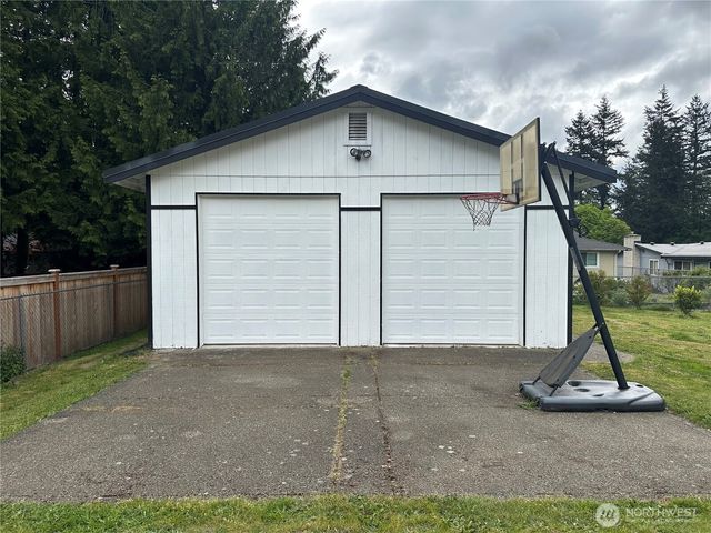 17226 129th Ave Se, Renton, WA 98058