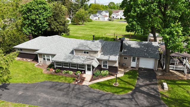 221 Central Avenue, Genoa, IL 60135