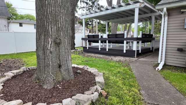 221 Central Avenue, Genoa, IL 60135