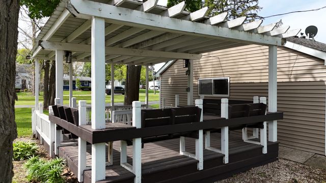 221 Central Avenue, Genoa, IL 60135