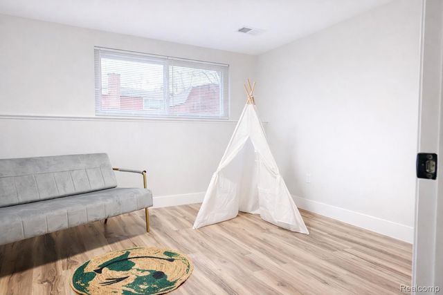 14851 Williamsburg Drive, Riverview, MI 48193