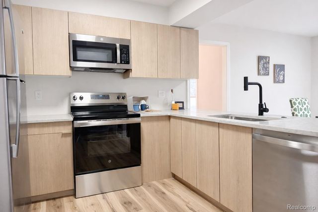 14851 Williamsburg Drive, Riverview, MI 48193