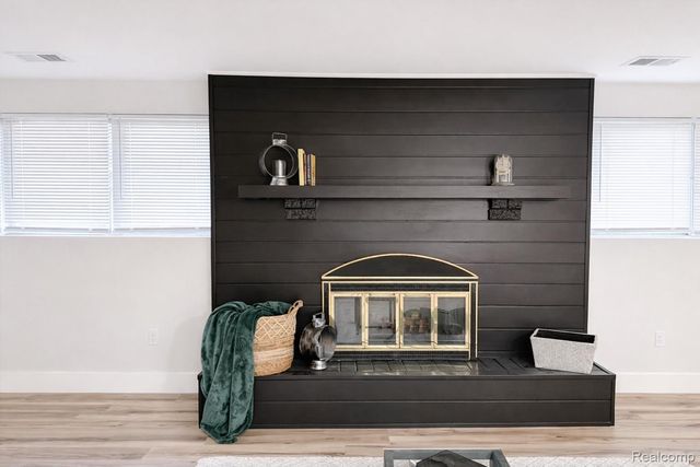 14851 Williamsburg Drive, Riverview, MI 48193