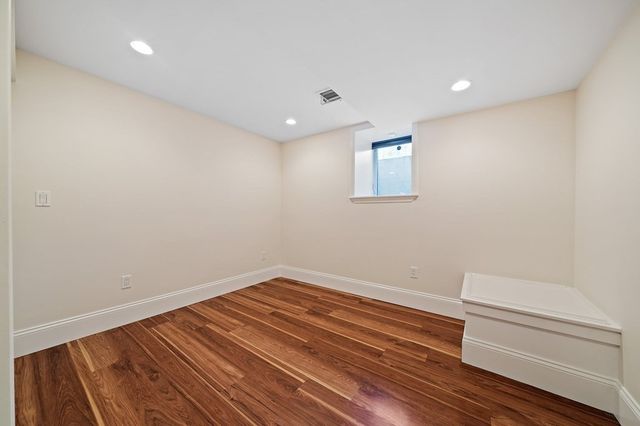 15 Avalon 1, Milton, MA 02186