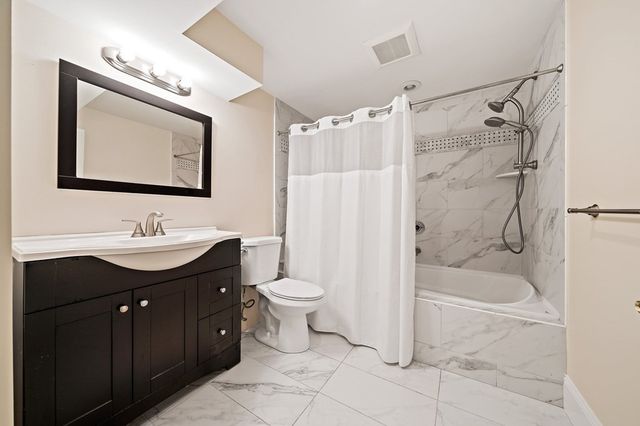 15 Avalon 1, Milton, MA 02186