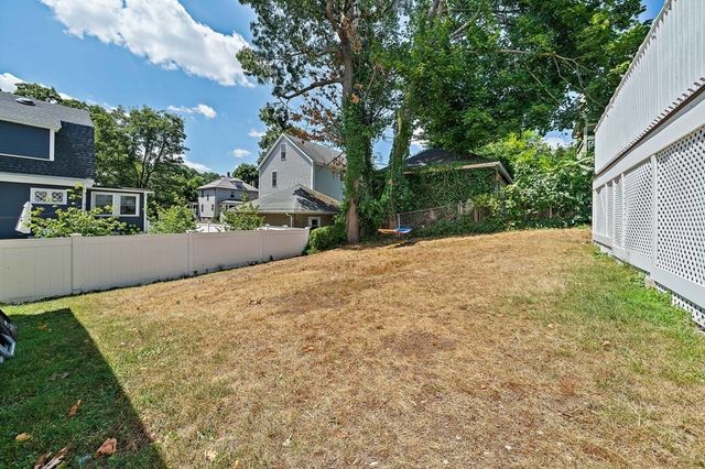 15 Avalon 1, Milton, MA 02186