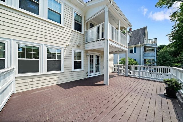 15 Avalon 1, Milton, MA 02186