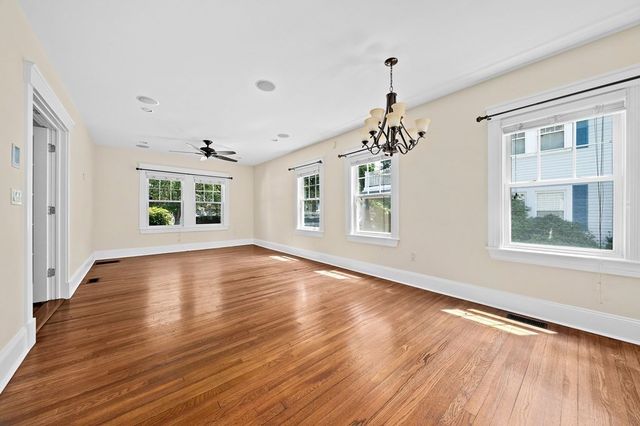 15 Avalon 1, Milton, MA 02186