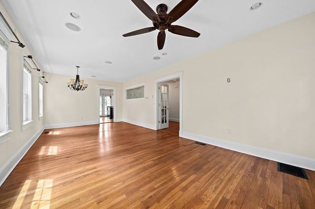 15 Avalon 1, Milton, MA 02186