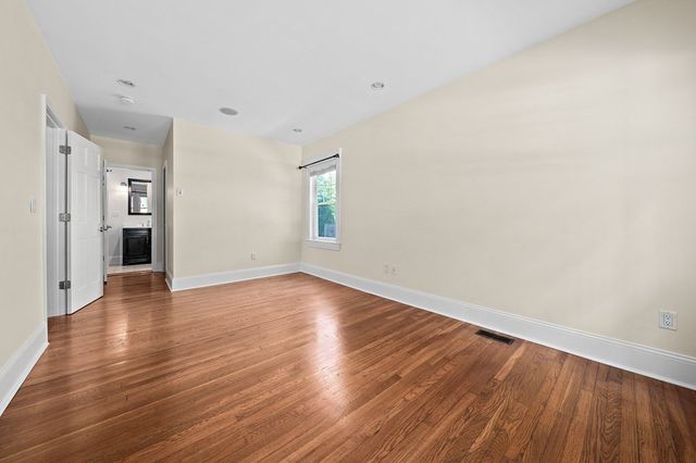 15 Avalon 1, Milton, MA 02186