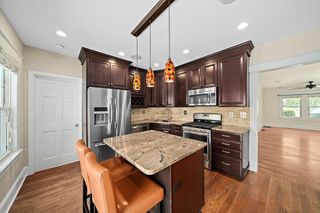 15 Avalon 1, Milton, MA 02186
