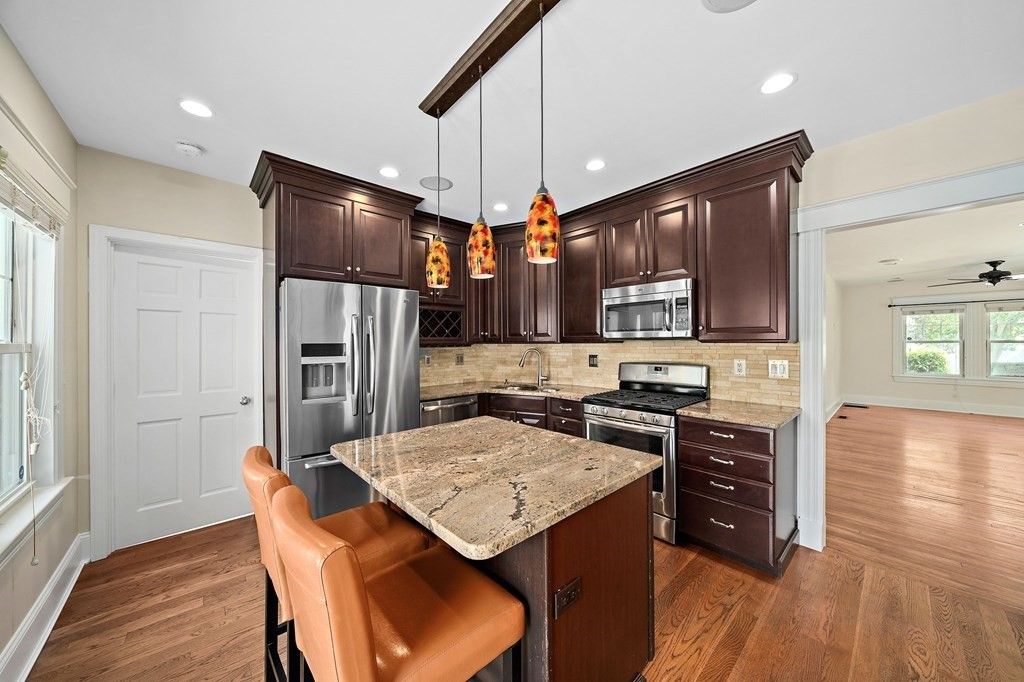 15 Avalon 1, Milton, MA 02186