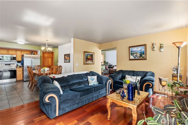 409 Kensington Avenue NW, Orting, WA 98360