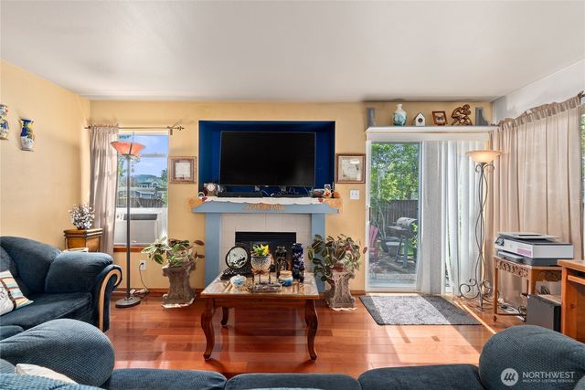 409 Kensington Avenue NW, Orting, WA 98360