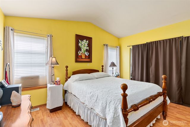 409 Kensington Avenue NW, Orting, WA 98360