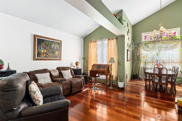 409 Kensington Avenue NW, Orting, WA 98360