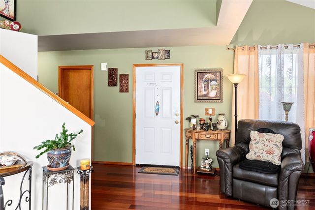409 Kensington Avenue NW, Orting, WA 98360