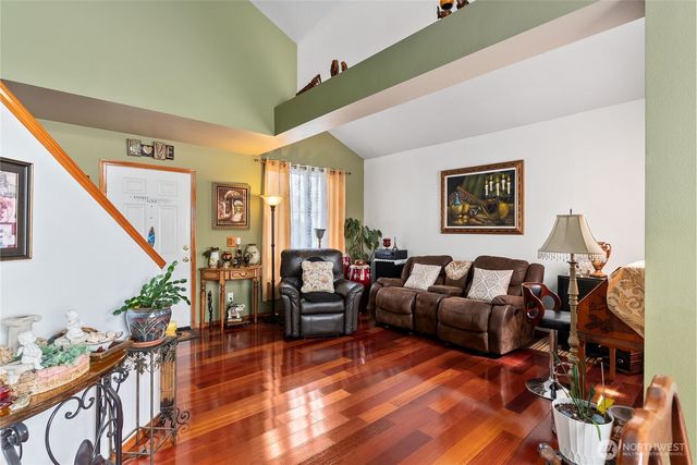 409 Kensington Avenue NW, Orting, WA 98360