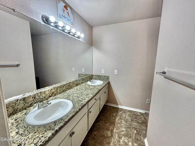 43841 Santa Rosa Circle, Lancaster, CA 93535