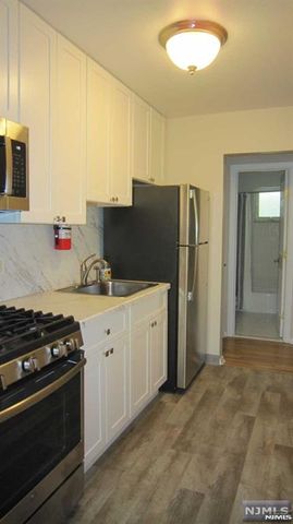 302 Washington Drive, Ramsey, NJ 07446