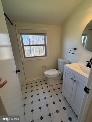 912 GREENWOOD CIR, Coatesville, PA 19320