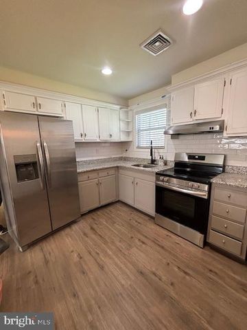 912 GREENWOOD CIR, Coatesville, PA 19320