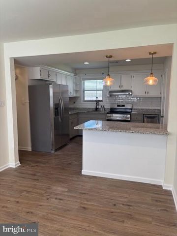 912 GREENWOOD CIR, Coatesville, PA 19320