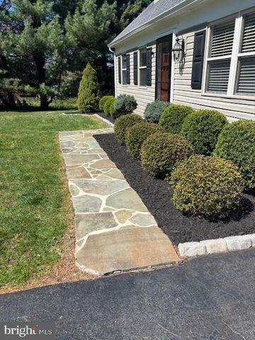 912 GREENWOOD CIR, Coatesville, PA 19320