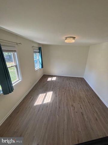 912 GREENWOOD CIR, Coatesville, PA 19320