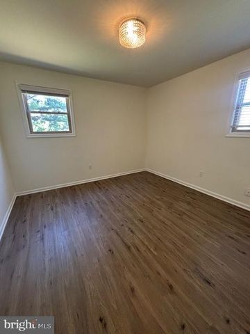 912 GREENWOOD CIR, Coatesville, PA 19320