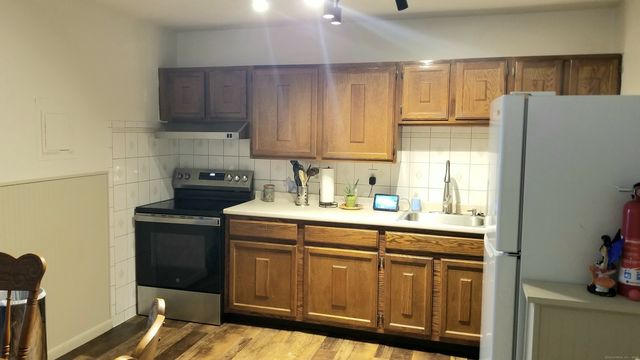 75 Balance Rock Road APT 11, Seymour, CT 06483