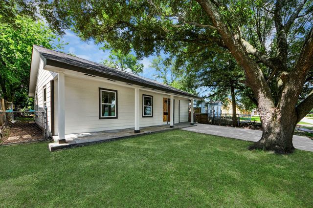 10418 Burman Street, Houston, TX 77029