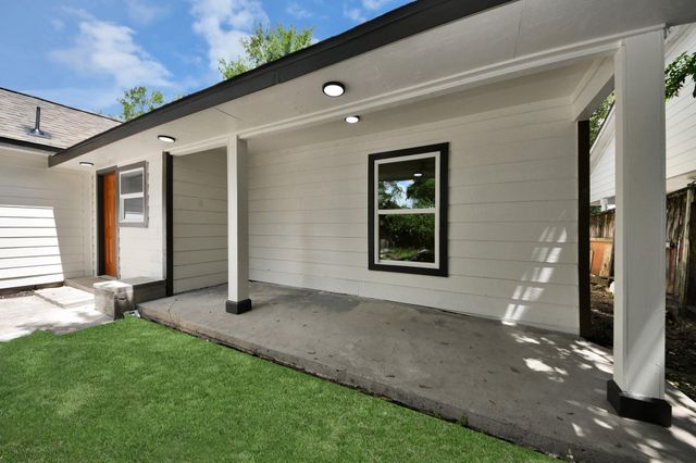 10418 Burman Street, Houston, TX 77029