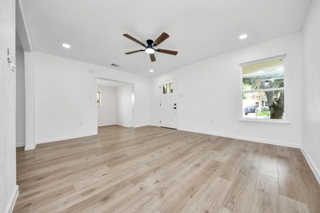 10418 Burman Street, Houston, TX 77029
