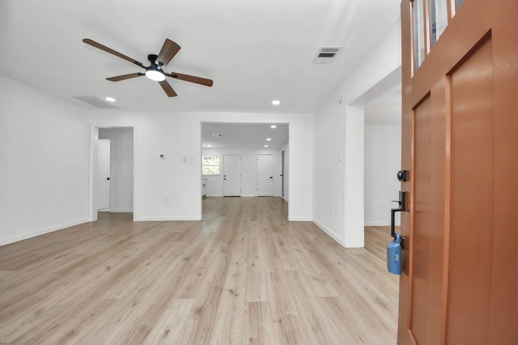 10418 Burman Street, Houston, TX 77029