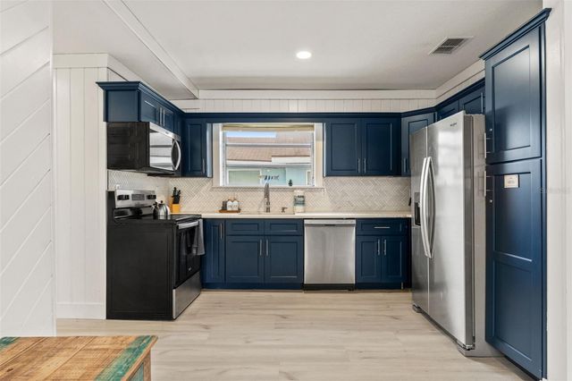 5430 CIRCLE DRIVE, Weeki Wachee, FL 34607