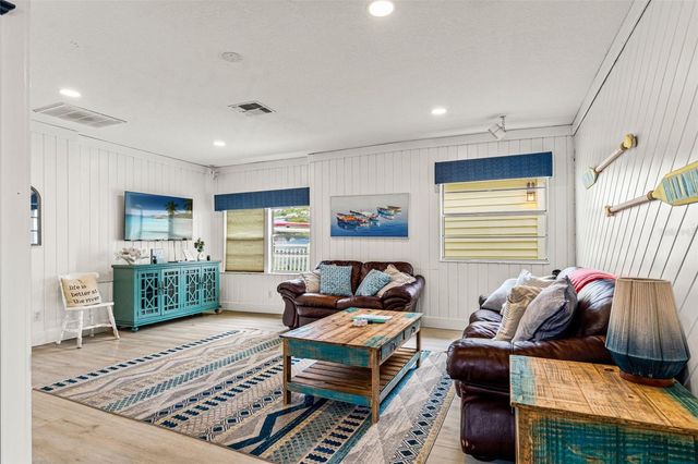 5430 CIRCLE DRIVE, Weeki Wachee, FL 34607