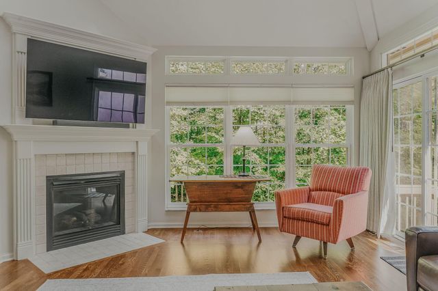 7392 Deer Valley Crossing, Powell, OH 43065