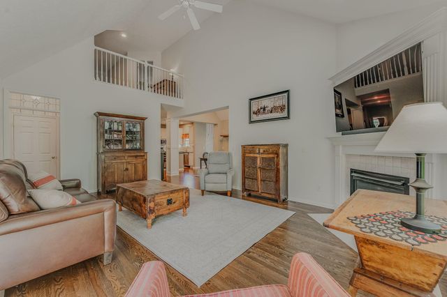 7392 Deer Valley Crossing, Powell, OH 43065