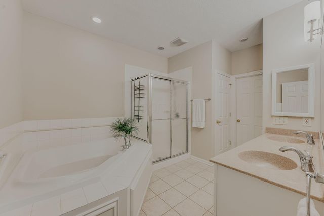 7392 Deer Valley Crossing, Powell, OH 43065