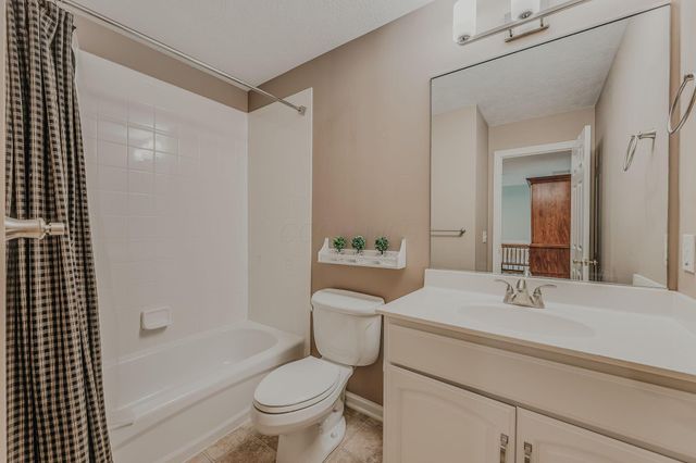 7392 Deer Valley Crossing, Powell, OH 43065