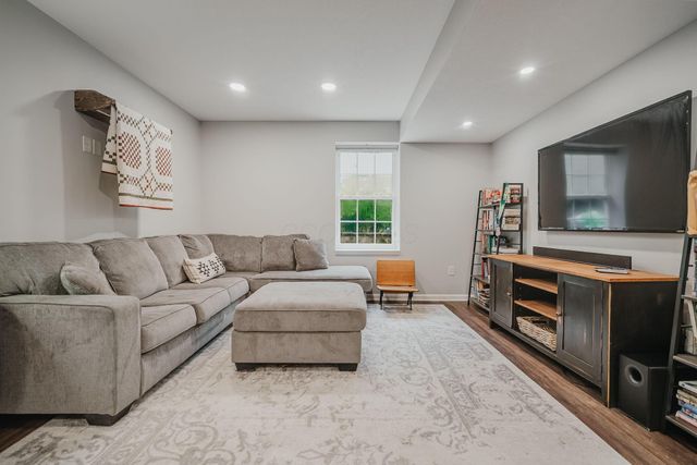 7392 Deer Valley Crossing, Powell, OH 43065