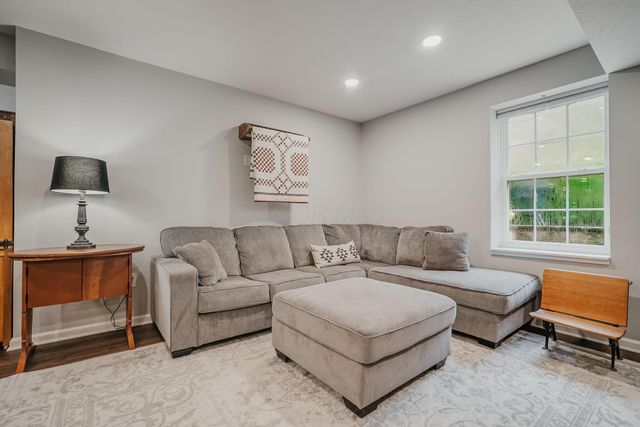 7392 Deer Valley Crossing, Powell, OH 43065