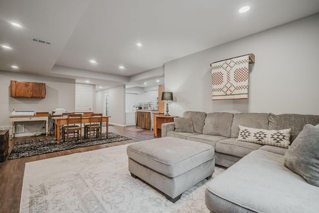 7392 Deer Valley Crossing, Powell, OH 43065