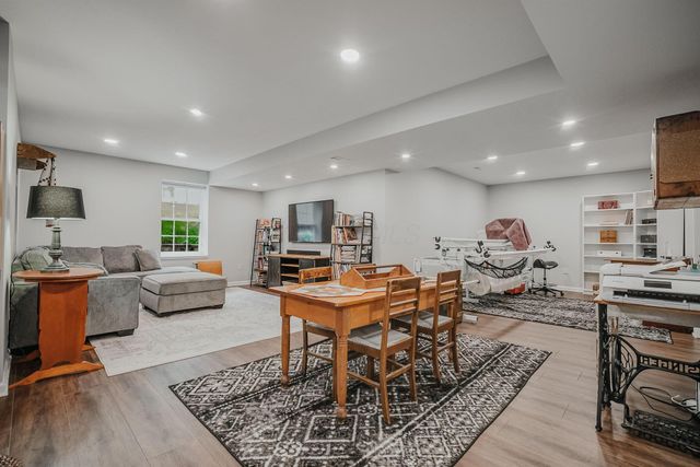 7392 Deer Valley Crossing, Powell, OH 43065